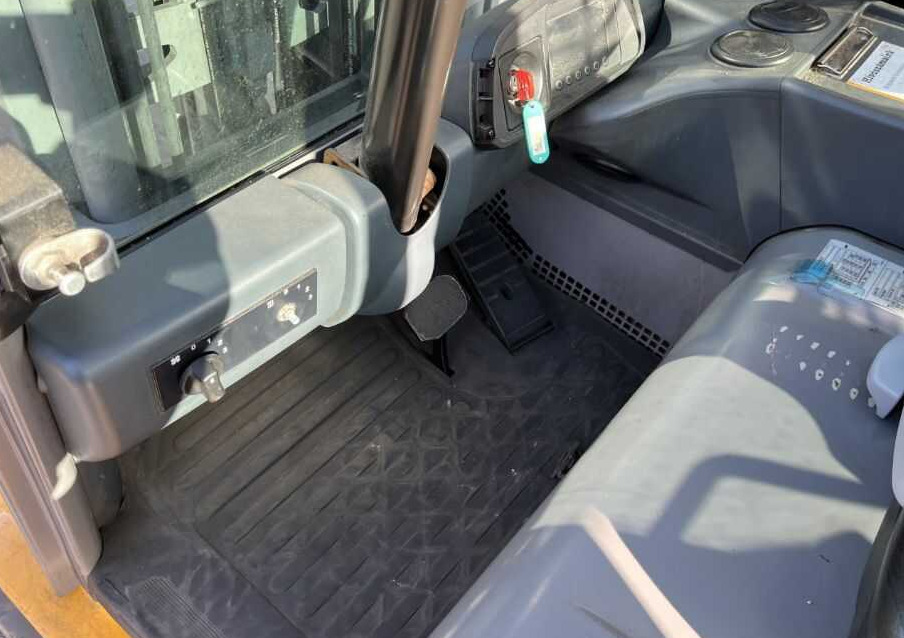 Electric forklift Jungheinrich EFG220: picture 9