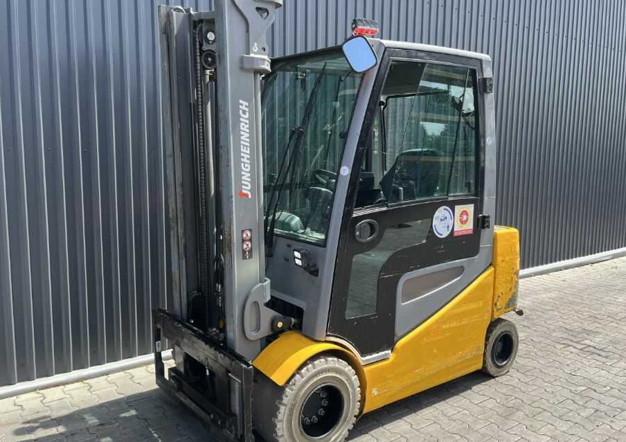 Jungheinrich EFGS30 - Electric forklift: picture 1 Jungheinrich EFGS30 - Electric forklift: picture 1