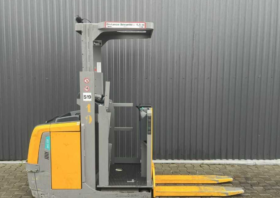 Jungheinrich EKS110 - Order picker: picture 2 Jungheinrich EKS110 - Order picker: picture 2
