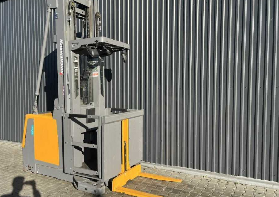 Jungheinrich EKS412s - Order picker: picture 3 Jungheinrich EKS412s - Order picker: picture 3