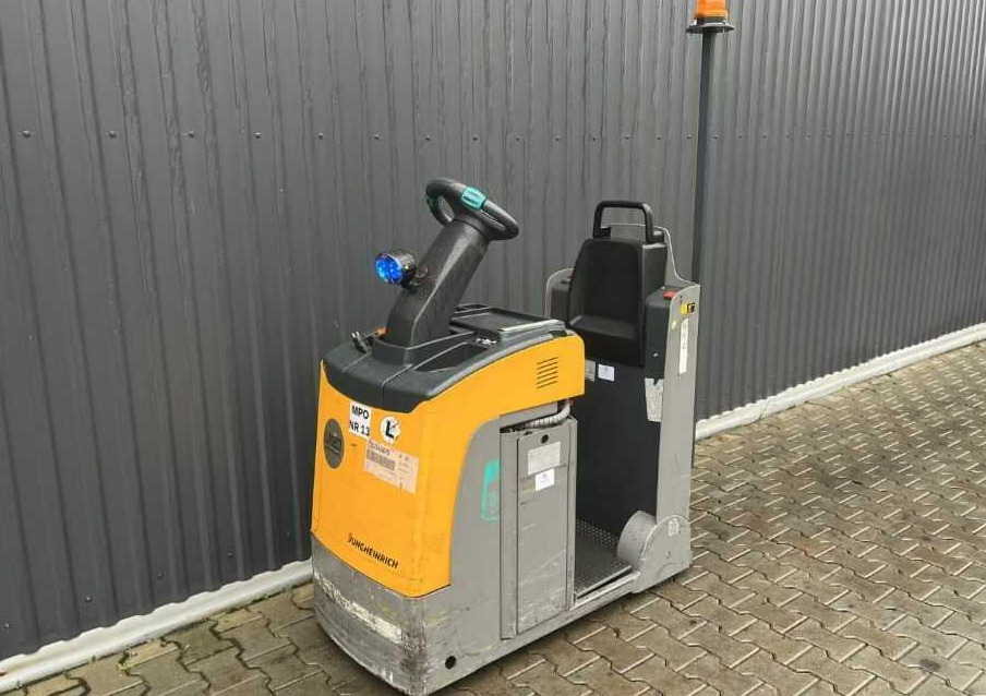 Jungheinrich EZS130 - Tow tractor: picture 1 Jungheinrich EZS130 - Tow tractor: picture 1