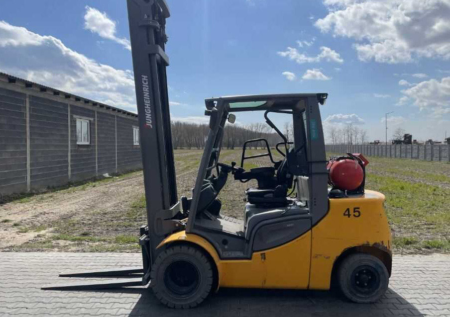 Jungheinrich TFG435s - LPG forklift: picture 2 Jungheinrich TFG435s - LPG forklift: picture 2
