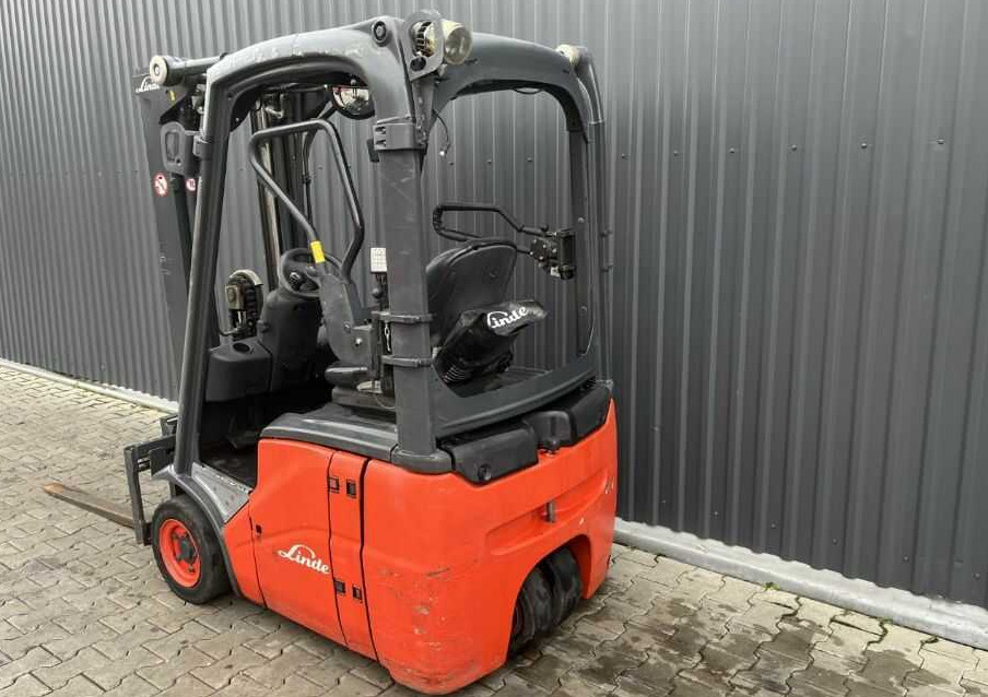 Linde E12-01 - Electric forklift: picture 3 Linde E12-01 - Electric forklift: picture 3