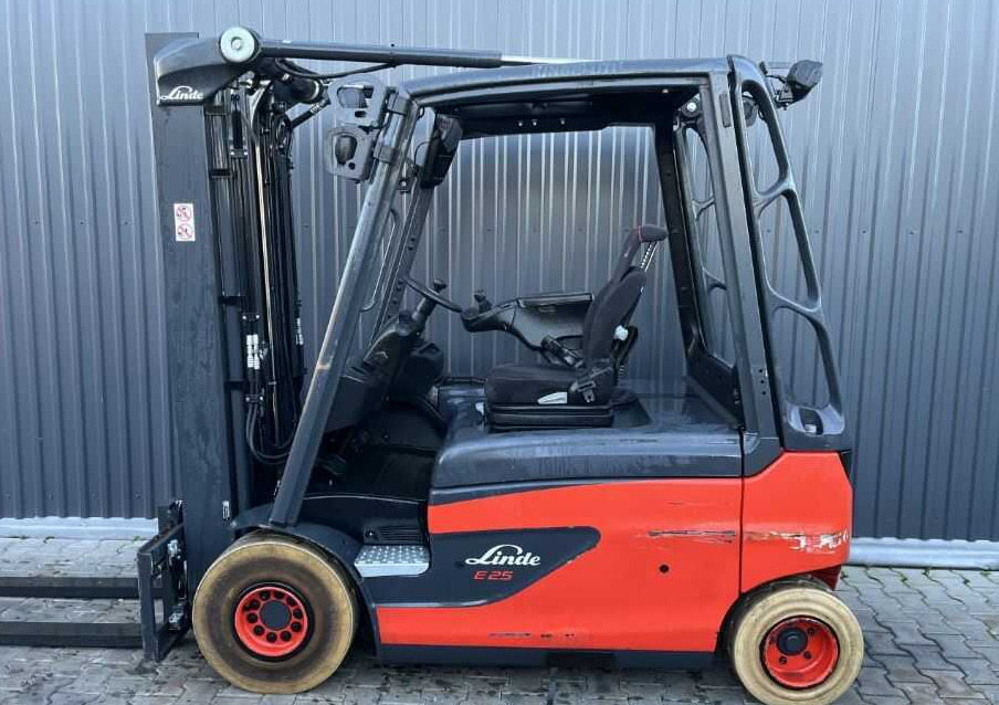 Linde E25L-02 - Electric forklift: picture 2 Linde E25L-02 - Electric forklift: picture 2