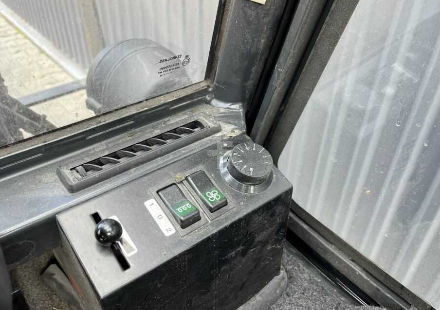 Electric forklift Linde E30-03: picture 6