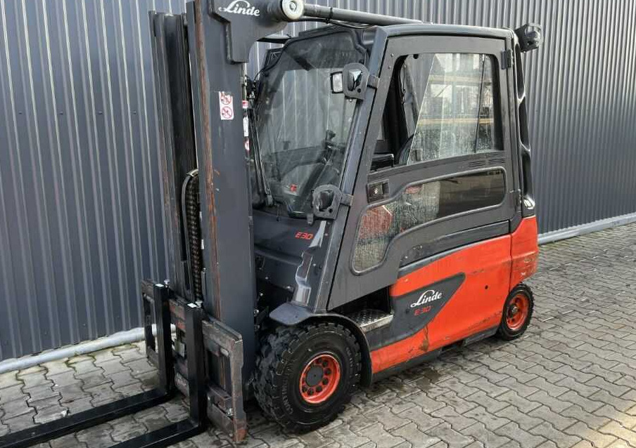 Linde E30L-01 - Electric forklift: picture 1 Linde E30L-01 - Electric forklift: picture 1