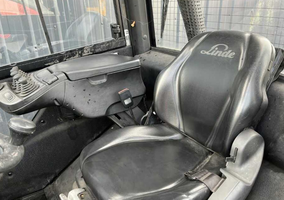 Diesel forklift Linde H25D-02: picture 8