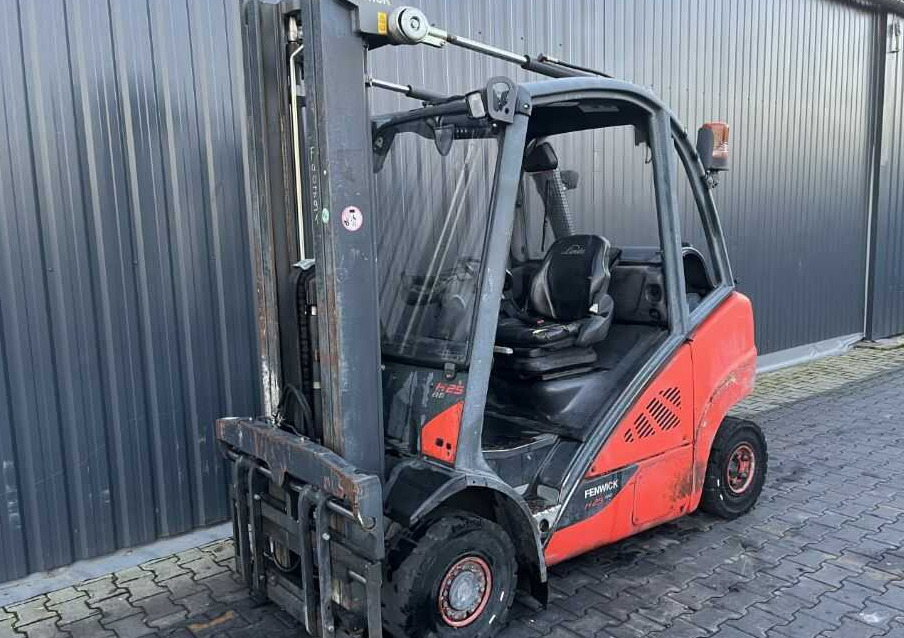 Linde H25T-01 - LPG forklift: picture 1 Linde H25T-01 - LPG forklift: picture 1