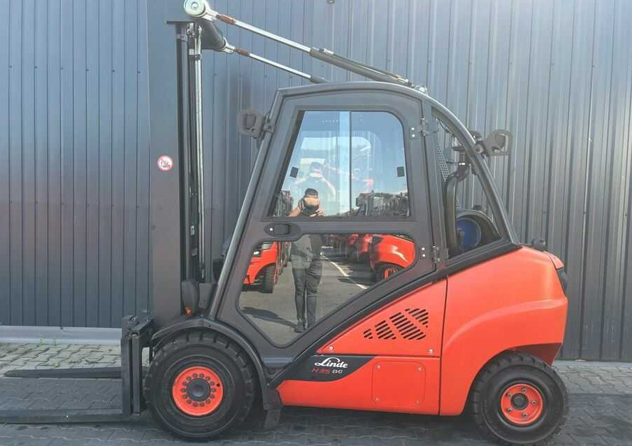 Linde H35T-02 - LPG forklift: picture 2 Linde H35T-02 - LPG forklift: picture 2