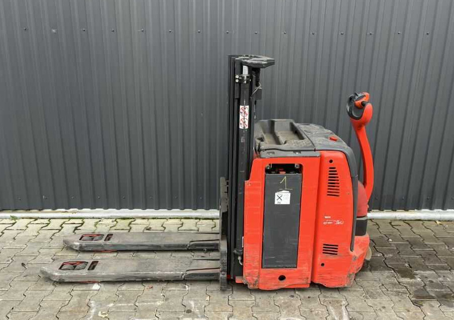 Linde L12L - Stacker: picture 2 Linde L12L - Stacker: picture 2