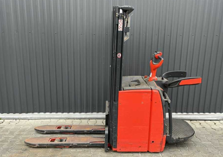 Linde L14AP - Stacker: picture 2 Linde L14AP - Stacker: picture 2