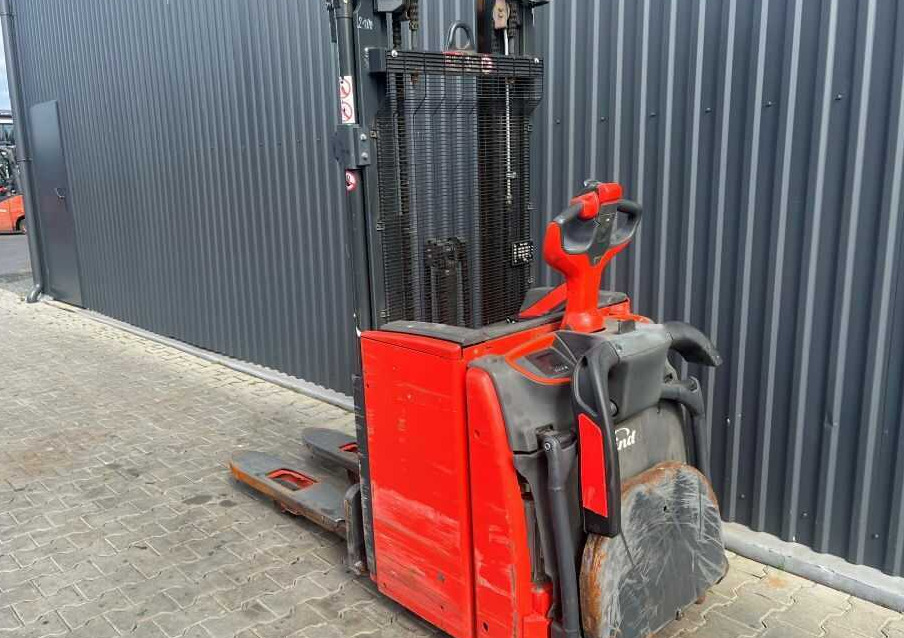 Linde L14APi - Stacker: picture 3 Linde L14APi - Stacker: picture 3