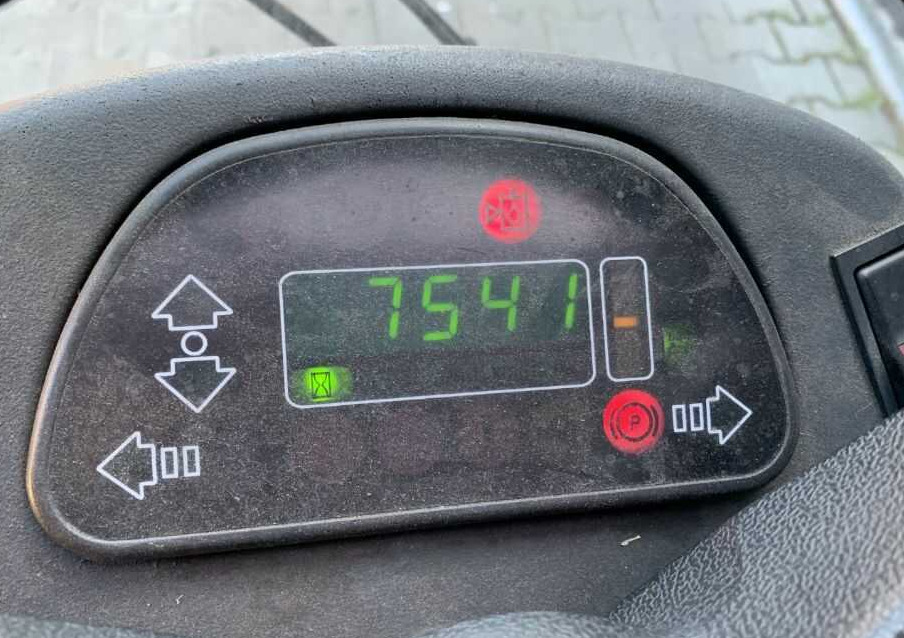 Linde P250 - Tow tractor: picture 5 Linde P250 - Tow tractor: picture 5