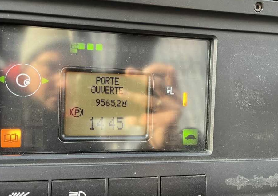 Reach truck Linde R16HD-01: picture 6 Reach truck Linde R16HD-01: picture 6