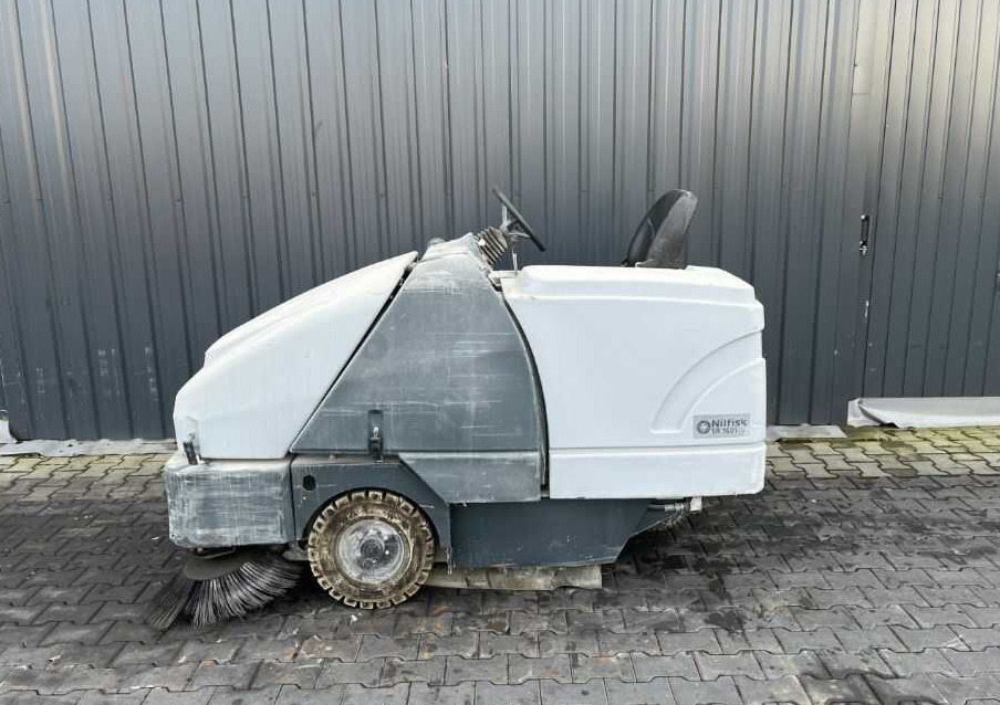 Nilfisk SR1601 - Industrial sweeper: picture 2 Nilfisk SR1601 - Industrial sweeper: picture 2