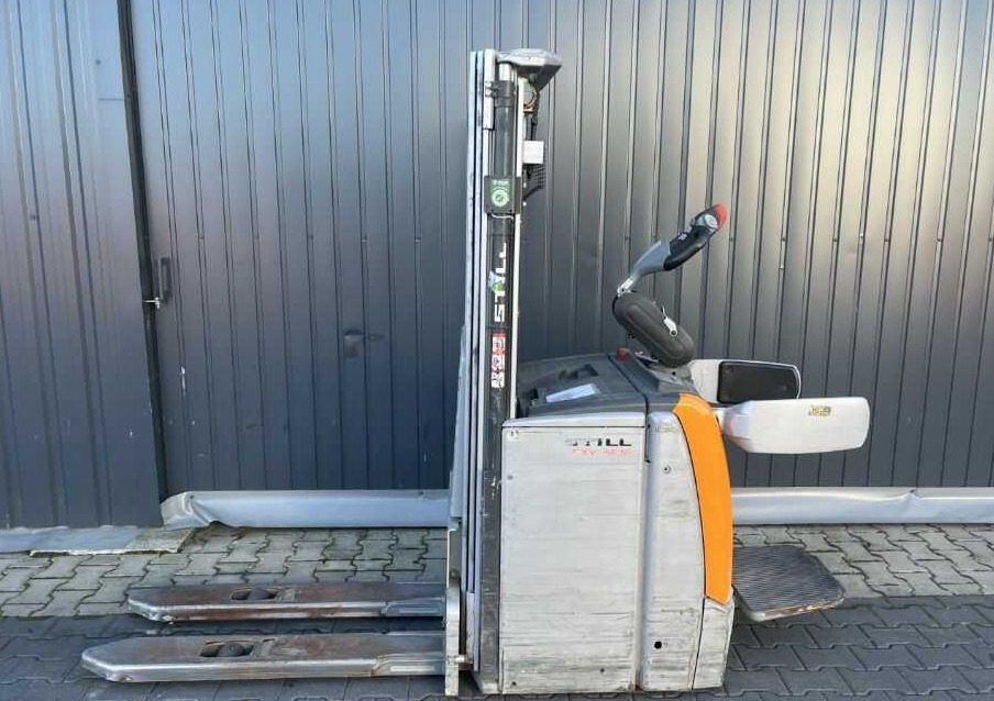 Still EXV-SF16 - Stacker: picture 2 Still EXV-SF16 - Stacker: picture 2