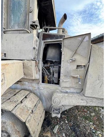 Loader Caterpillar 973D -: picture 7