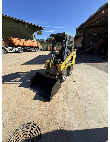 Gehl 1640 - Forestry equipment: picture 2 Gehl 1640 - Forestry equipment: picture 2