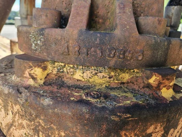 Liebherr SW48 - Clamshell bucket: picture 3 Liebherr SW48 - Clamshell bucket: picture 3