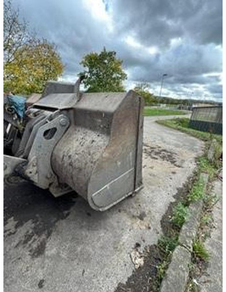 Volvo L150H - Wheel loader: picture 5 Volvo L150H - Wheel loader: picture 5