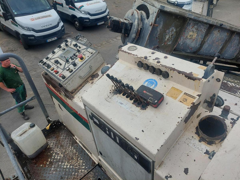 Wirtgen SP150F - Concrete equipment: picture 1 Wirtgen SP150F - Concrete equipment: picture 1