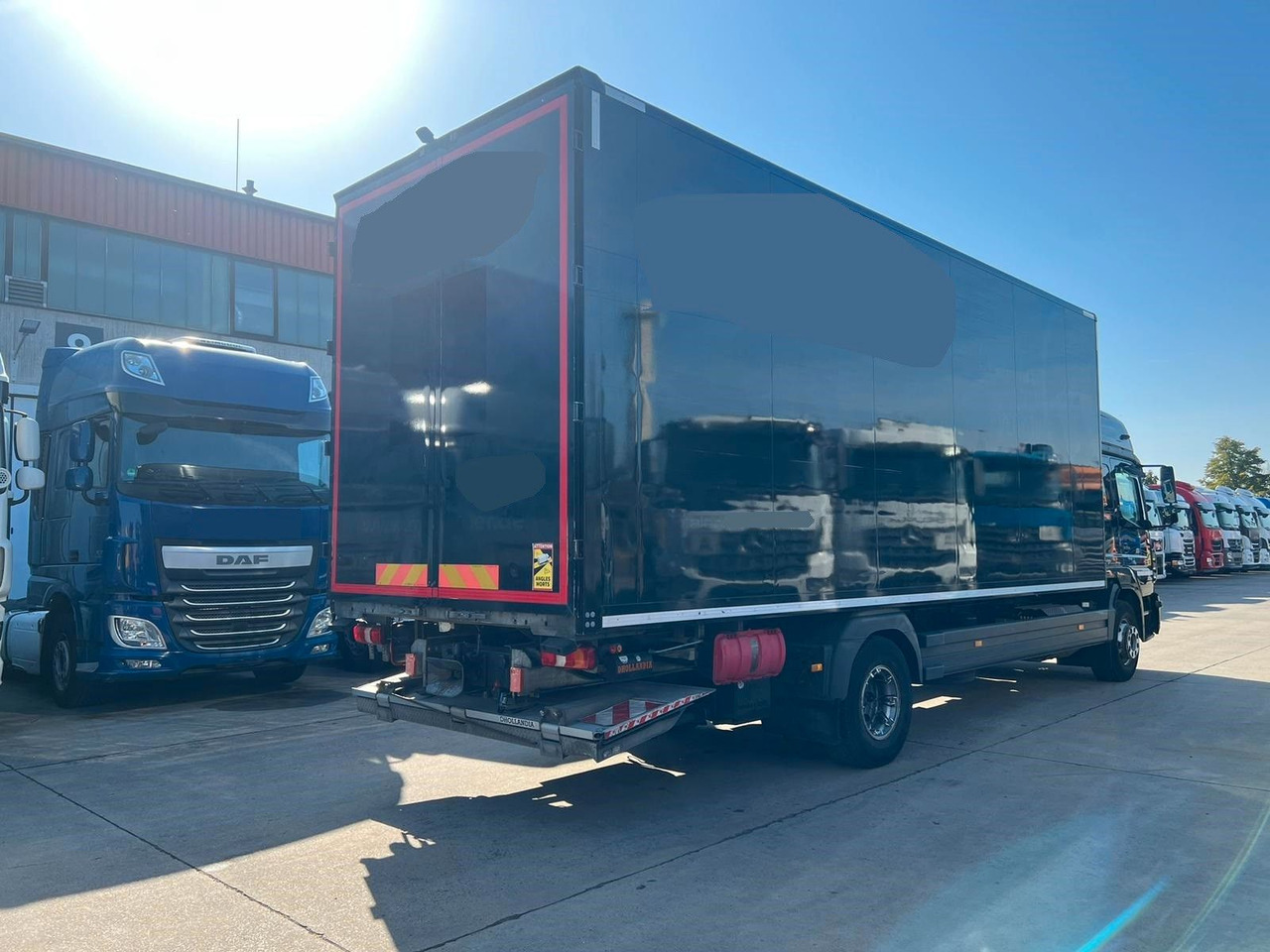 Mercedes-Benz ATEGO 1530 * SCHLAFKABINE * STANDKLIMA*LBW 2 TON - Box truck: picture 3 Mercedes-Benz ATEGO 1530 * SCHLAFKABINE * STANDKLIMA*LBW 2 TON - Box truck: picture 3