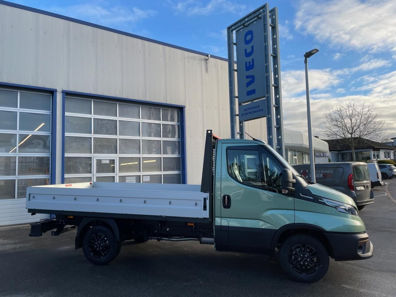 Iveco Daily 35S14A8 Euro6 Klima AHK Navi ZV Iveco Daily 35S14A8 Euro6 Klima AHK Navi ZV - Flatbed van: picture 3 Iveco Daily 35S14A8 Euro6 Klima AHK Navi ZV Iveco Daily 35S14A8 Euro6 Klima AHK Navi ZV - Flatbed van: picture 3