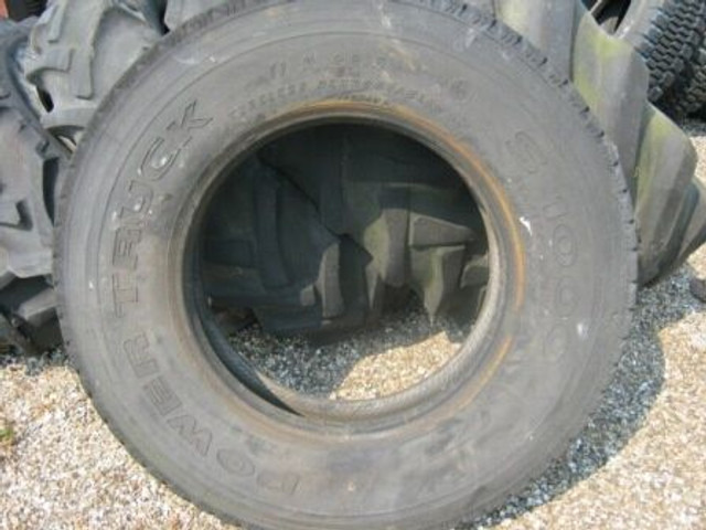 Band gebruikt S1000 - Tire for Truck: picture 2 Band gebruikt S1000 - Tire for Truck: picture 2