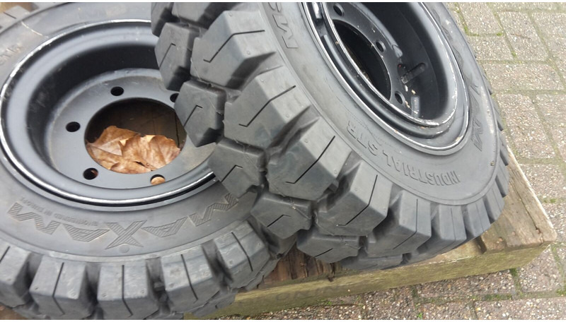 Maxam zwaarlast wielen - Wheels and tires: picture 2 Maxam zwaarlast wielen - Wheels and tires: picture 2