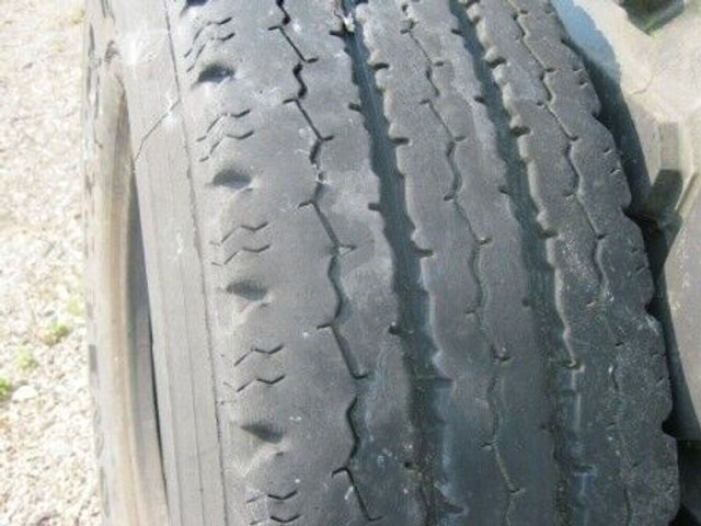 Onbekend S1000 - Tire for Truck: picture 3 Onbekend S1000 - Tire for Truck: picture 3