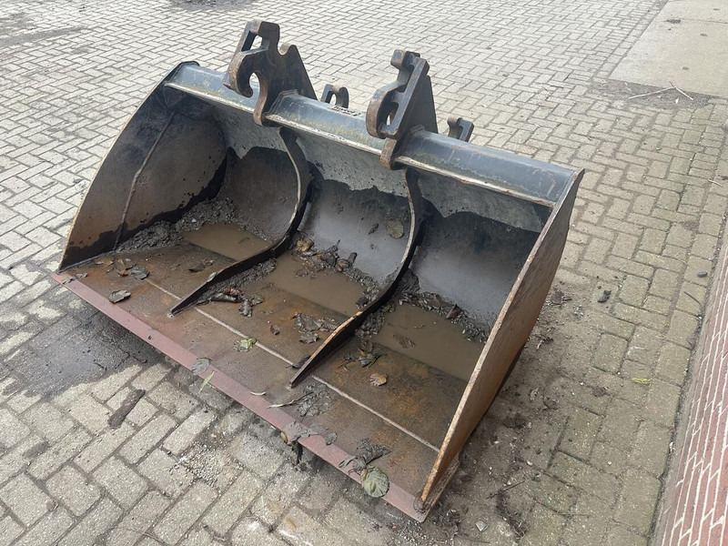 Slotenbak CW30 omkeerbaar - Gebruikt - Bucket for Excavator: picture 5 Slotenbak CW30 omkeerbaar - Gebruikt - Bucket for Excavator: picture 5