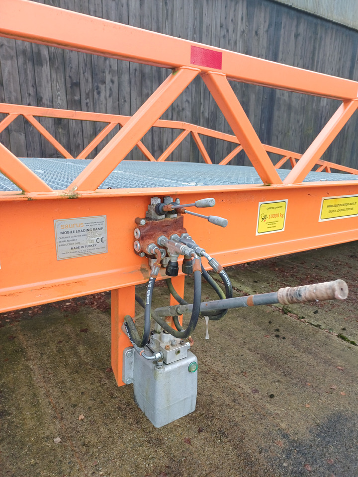 Saurus - Loading ramp: picture 4 Saurus - Loading ramp: picture 4
