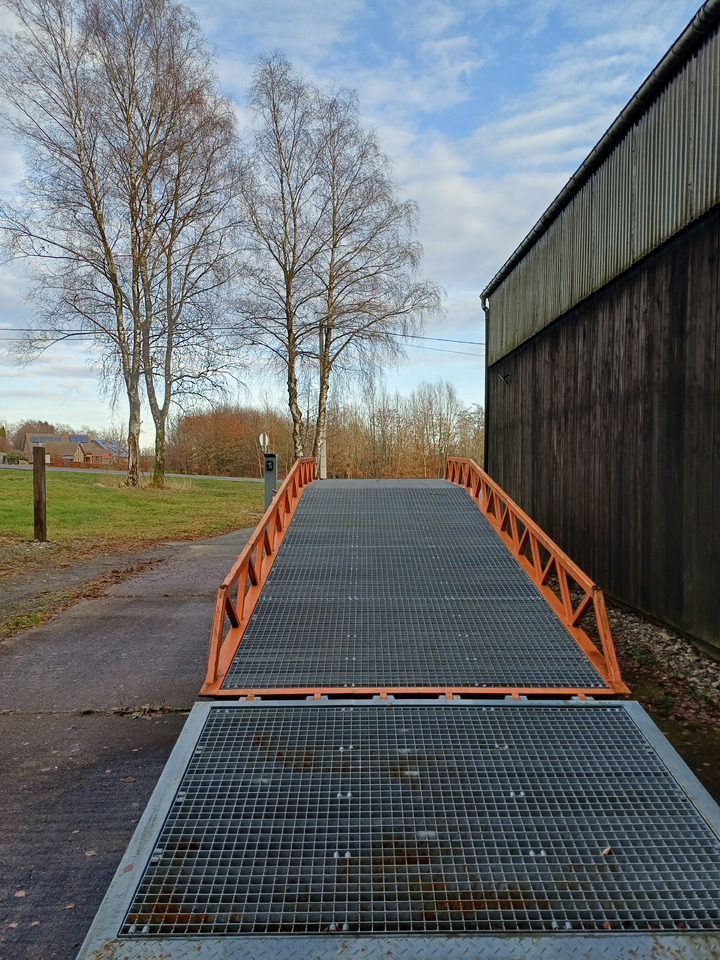 Saurus - Loading ramp: picture 2 Saurus - Loading ramp: picture 2