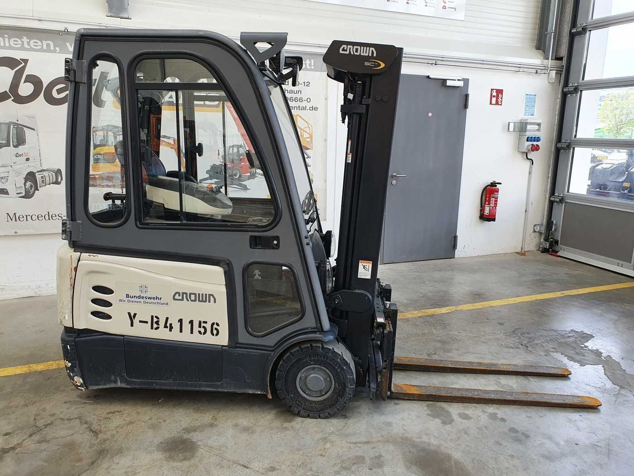 Crown SCT6020-1.3 /Triplex: 4.30m /Batterie 2020 - Electric forklift: picture 2 Crown SCT6020-1.3 /Triplex: 4.30m /Batterie 2020 - Electric forklift: picture 2