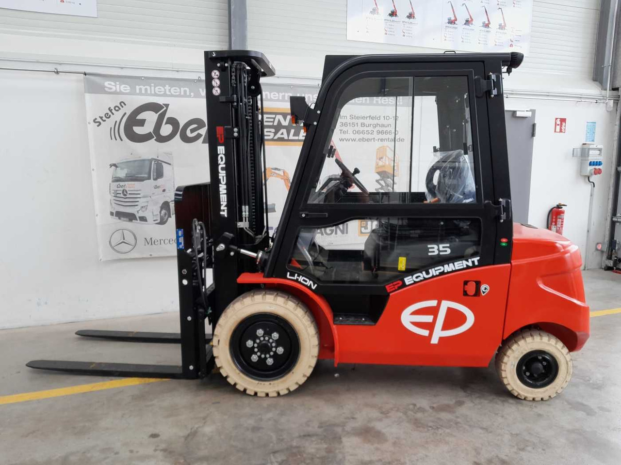 EP Equipment EFL353 / 3,5T / Triplex: 4,80m /ZVG - Electric forklift: picture 2 EP Equipment EFL353 / 3,5T / Triplex: 4,80m /ZVG - Electric forklift: picture 2