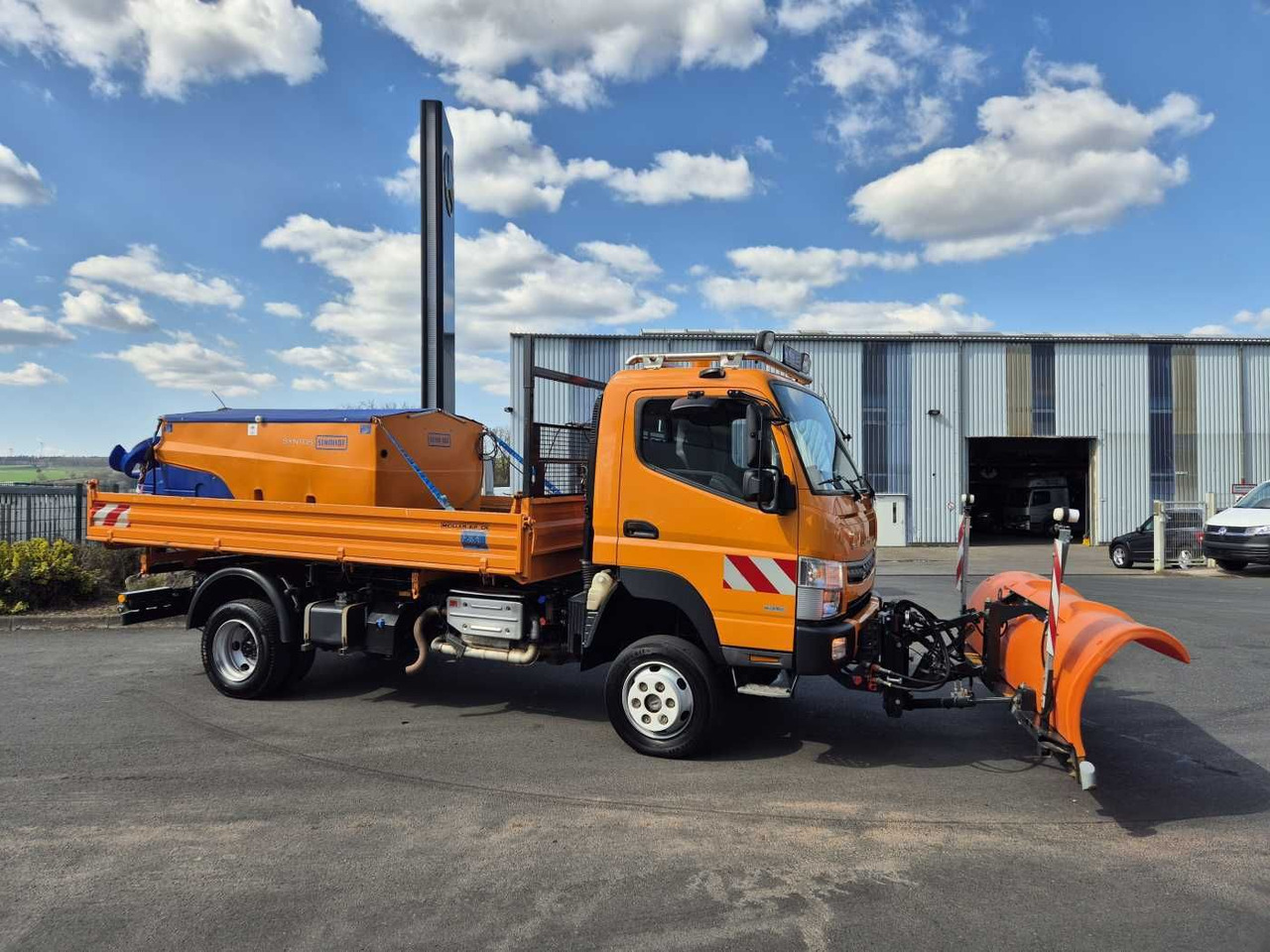 FUSO Canter 6C18 4x4 Kipper Winterdienst Schild 2xAHK - Tipper van: picture 5 FUSO Canter 6C18 4x4 Kipper Winterdienst Schild 2xAHK - Tipper van: picture 5