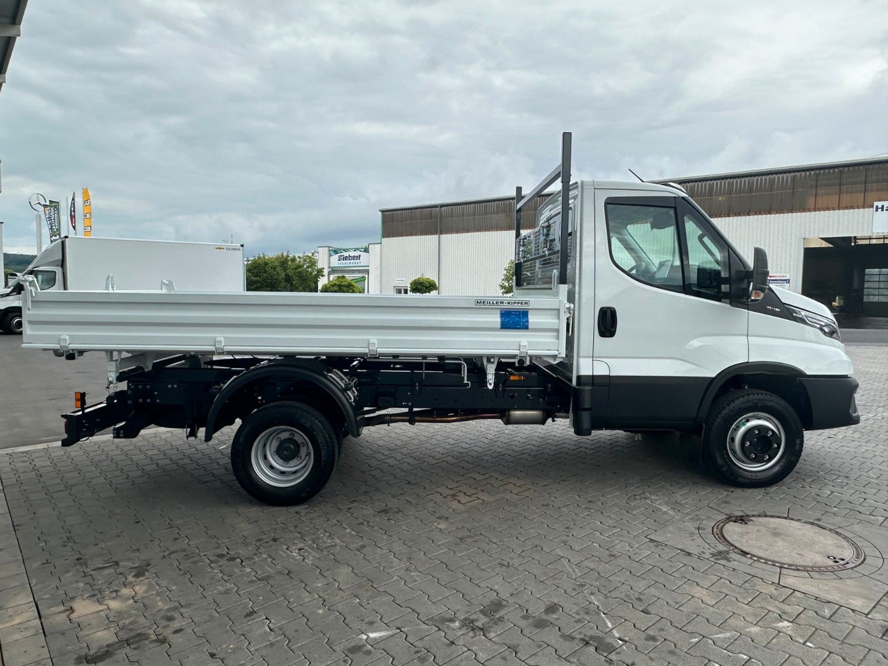 Iveco 70C18H 3-S.-Kipper Meiller *R3.450mm*2xAHK* - Tipper van: picture 4 Iveco 70C18H 3-S.-Kipper Meiller *R3.450mm*2xAHK* - Tipper van: picture 4
