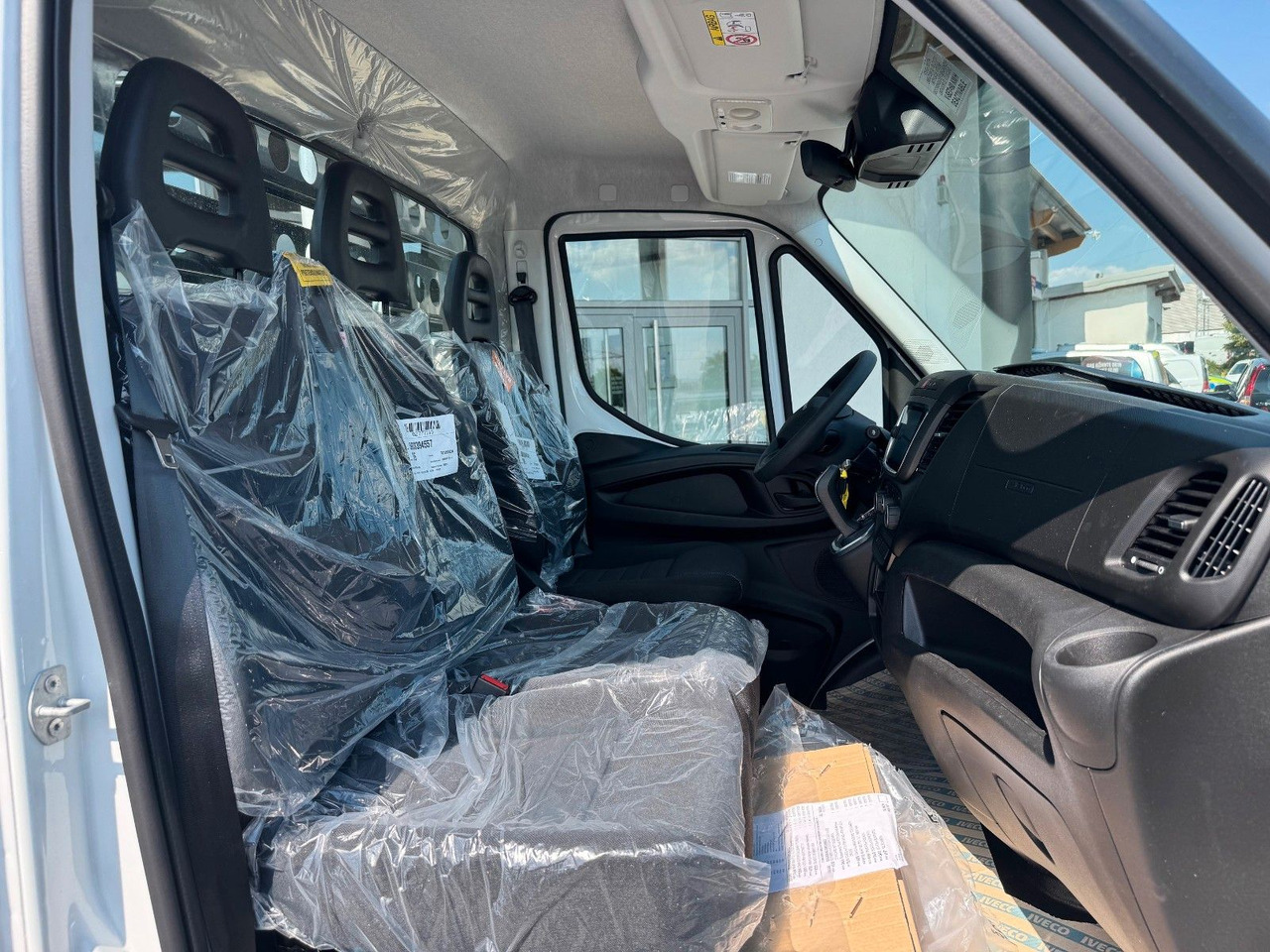 Tipper van Iveco Daily 35S16 3.0L Kipper *R3.450mm*AHK*Automatik*: picture 16 Tipper van Iveco Daily 35S16 3.0L Kipper *R3.450mm*AHK*Automatik*: picture 16