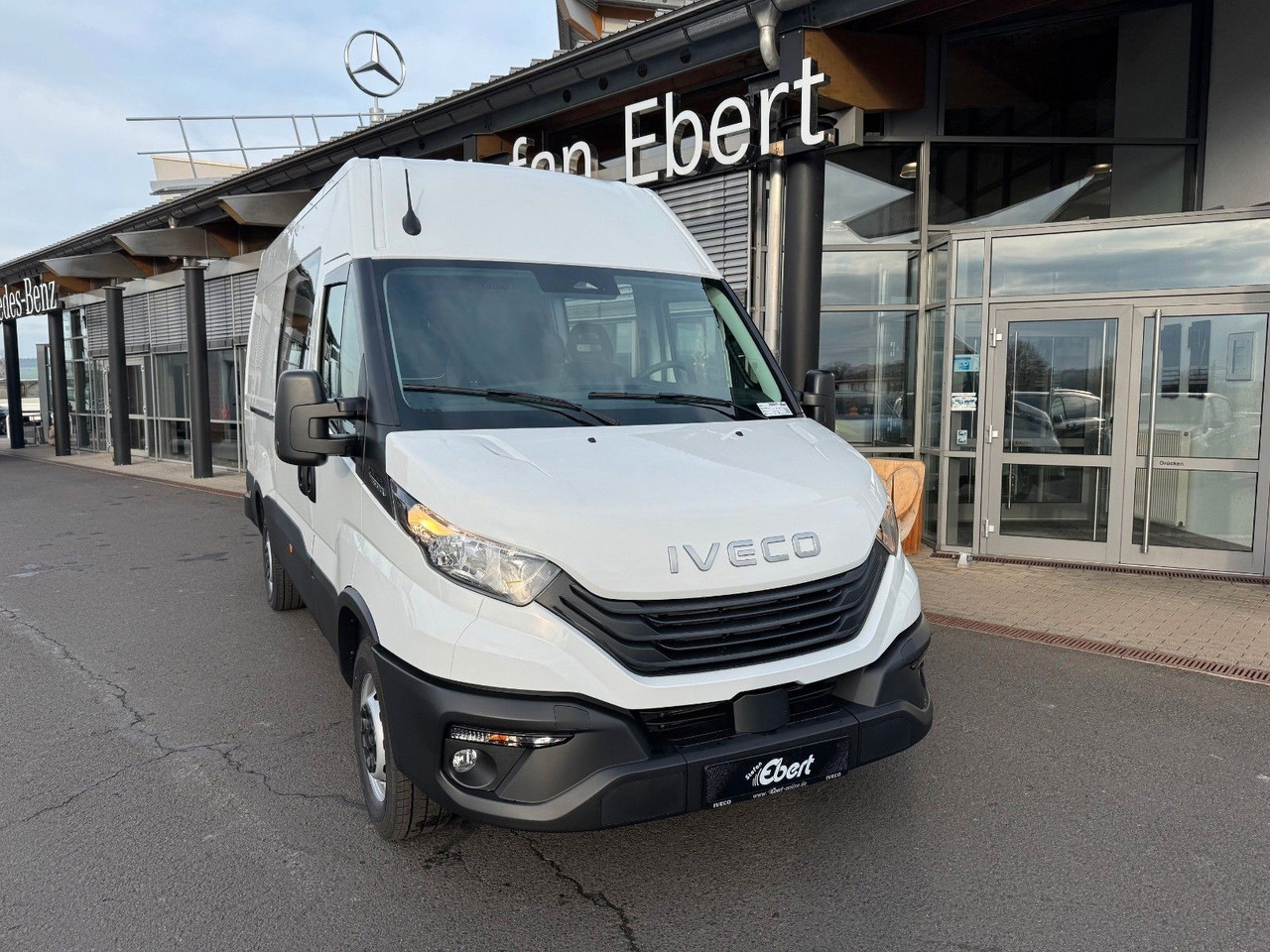 Iveco Daily 35S16 A8 *DoKa*Automatik*AHK*R3.520mm* - Panel van: picture 2 Iveco Daily 35S16 A8 *DoKa*Automatik*AHK*R3.520mm* - Panel van: picture 2