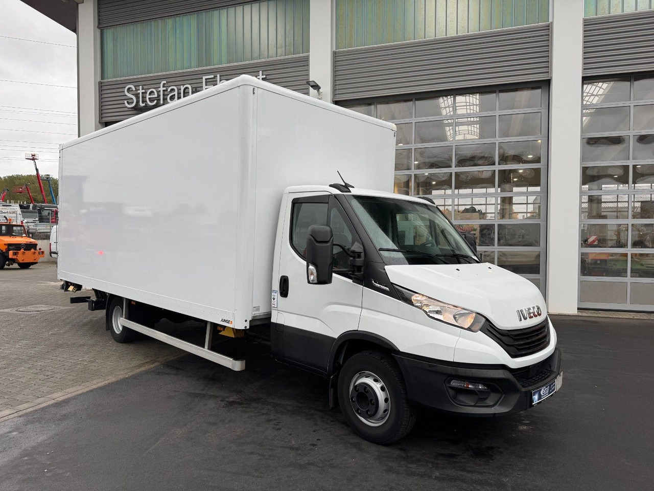 Iveco Daily 70C18 A8 *Koffer*LBW*Automatik* - Box van: picture 1 Iveco Daily 70C18 A8 *Koffer*LBW*Automatik* - Box van: picture 1