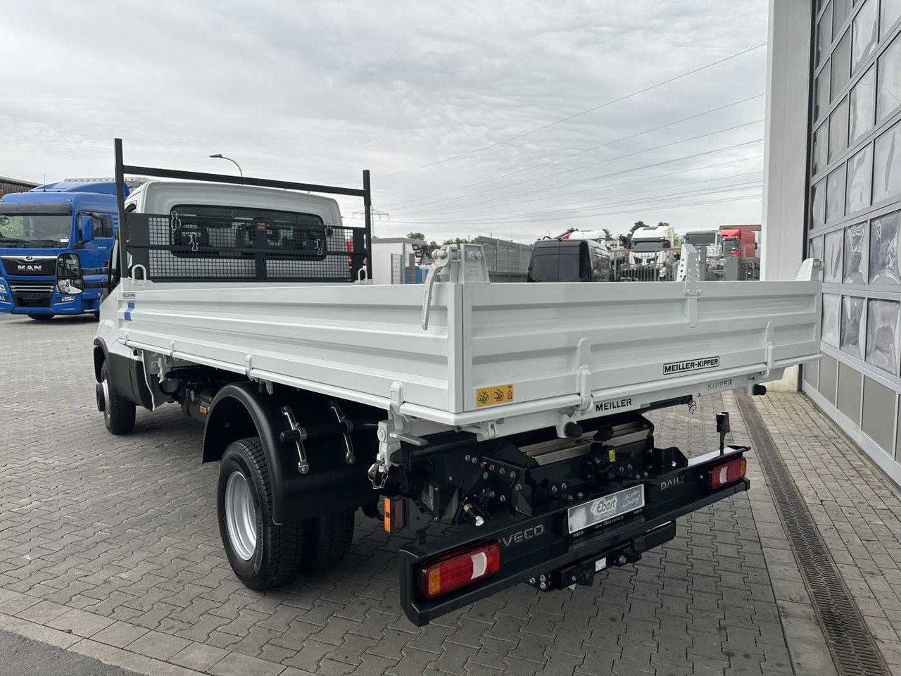 Tipper van Iveco Daily 70C18H 3-S.-Kipper *R3.750mm*2xAHK* 4x: picture 7