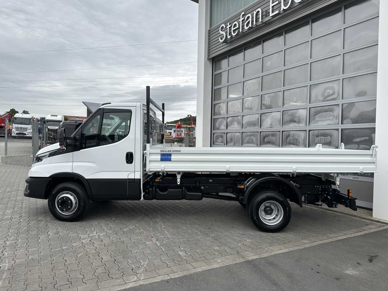 Tipper van Iveco Daily 70C18H 3-S.-Kipper *R3.750mm*2xAHK* 4x: picture 8