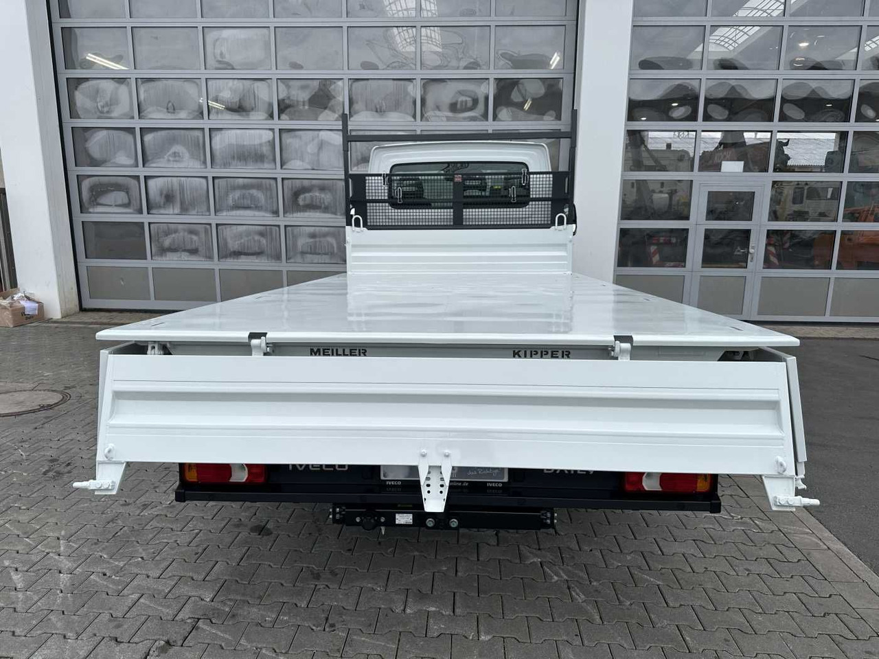 Tipper van Iveco Daily 70C18H 3-S.-Kipper *R3.750mm*2xAHK* 4x: picture 6