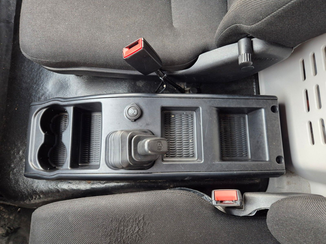 Box van Iveco Eurocargo 75-210 Koffer LBW: picture 28