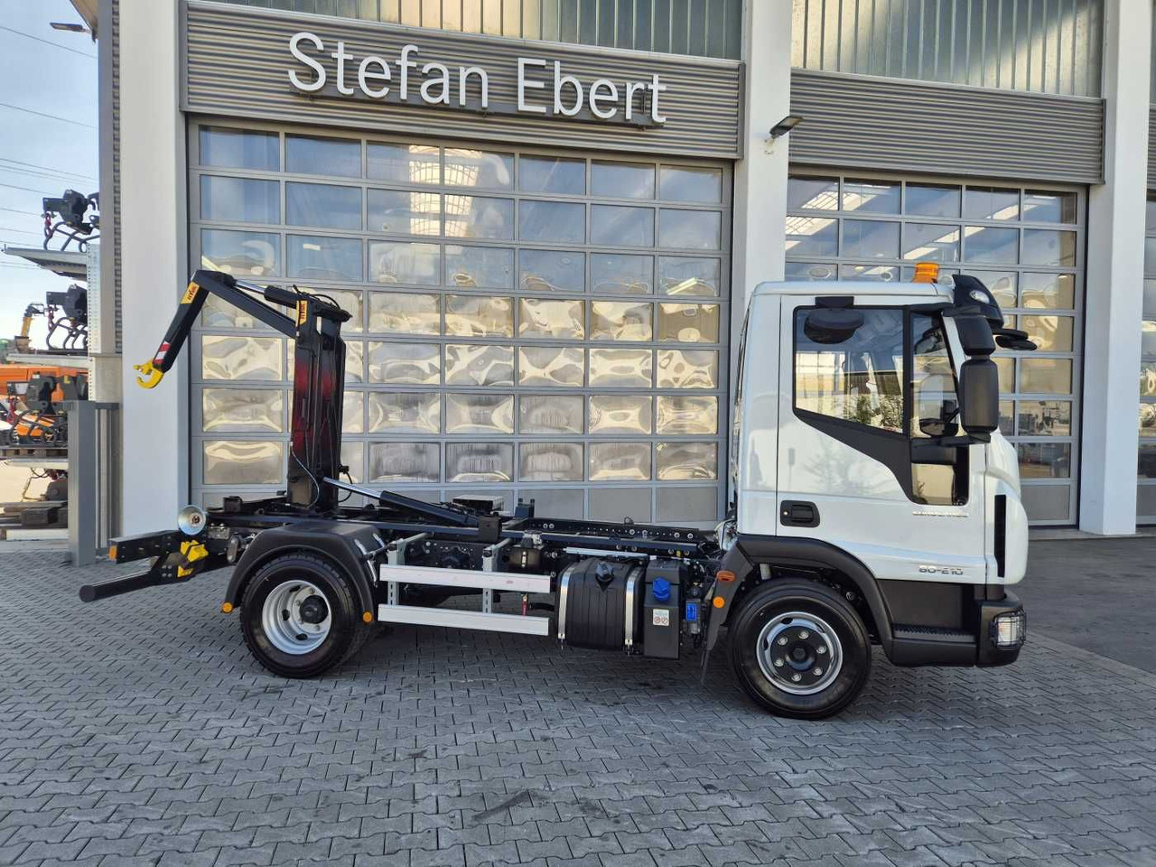 Iveco Eurocargo ML80E21K 4x2 Hyva 05-32-K-DIN-BF 2xAHK - Hook lift truck: picture 5 Iveco Eurocargo ML80E21K 4x2 Hyva 05-32-K-DIN-BF 2xAHK - Hook lift truck: picture 5