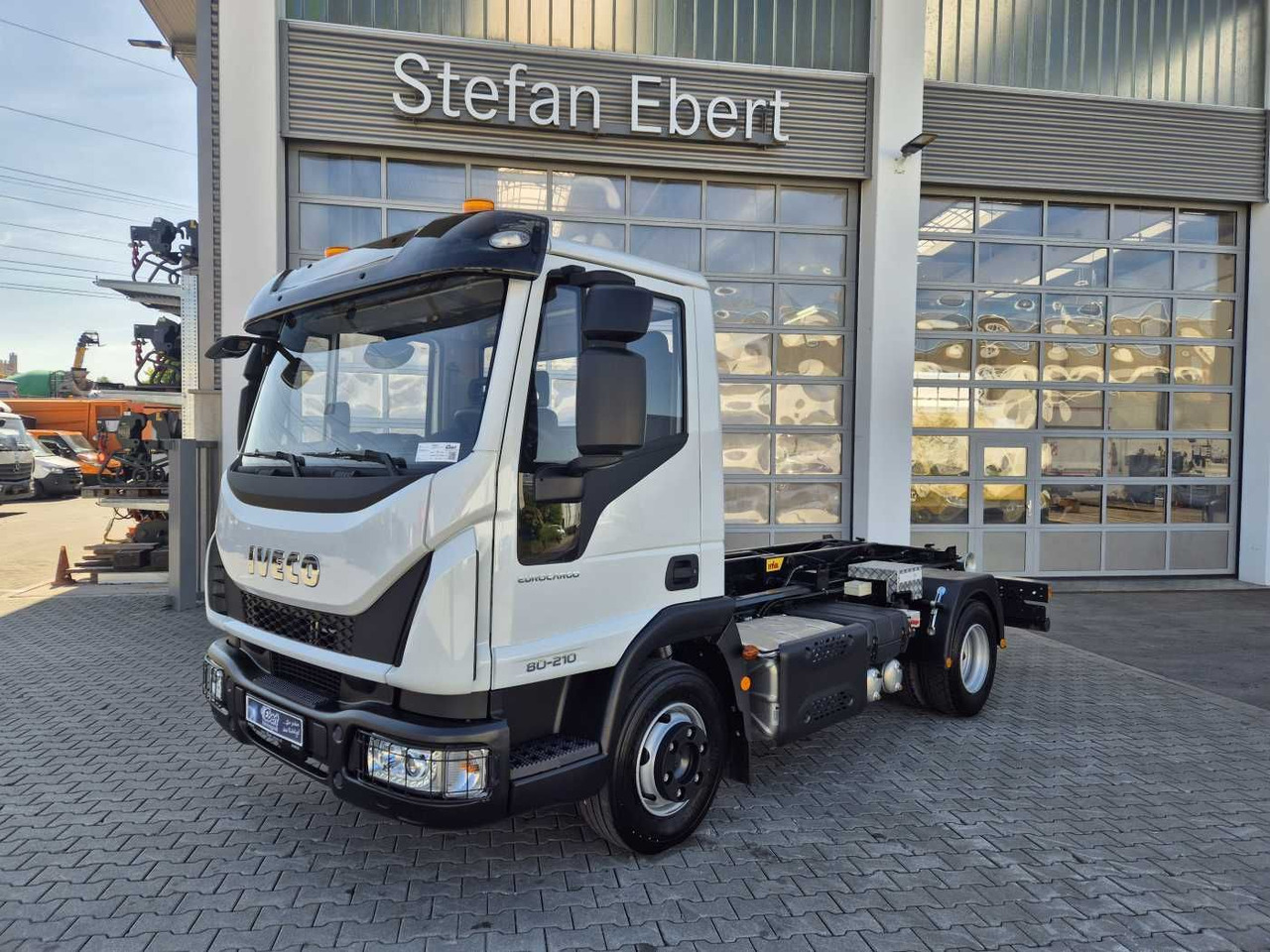 Iveco Eurocargo ML80E21K 4x2 Hyva 05-32-K-DIN-BF 2xAHK - Hook lift truck: picture 2 Iveco Eurocargo ML80E21K 4x2 Hyva 05-32-K-DIN-BF 2xAHK - Hook lift truck: picture 2