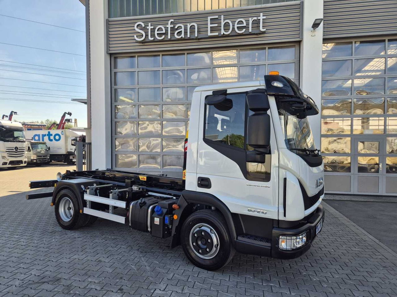 Iveco Eurocargo ML80E21K 4x2 Hyva 05-32-K-DIN-BF 2xAHK - Hook lift truck: picture 4 Iveco Eurocargo ML80E21K 4x2 Hyva 05-32-K-DIN-BF 2xAHK - Hook lift truck: picture 4