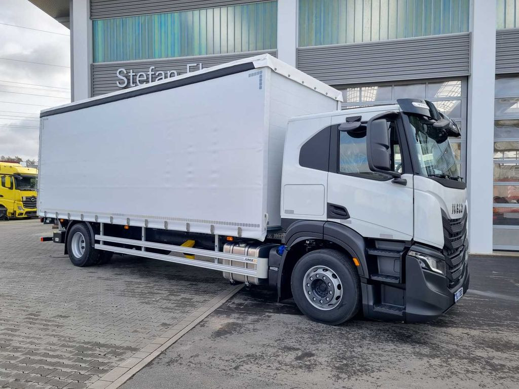 Iveco S-Way AT190S40/P Pritsche/Plane + LBW AHK Navi - Curtainsider truck: picture 3 Iveco S-Way AT190S40/P Pritsche/Plane + LBW AHK Navi - Curtainsider truck: picture 3