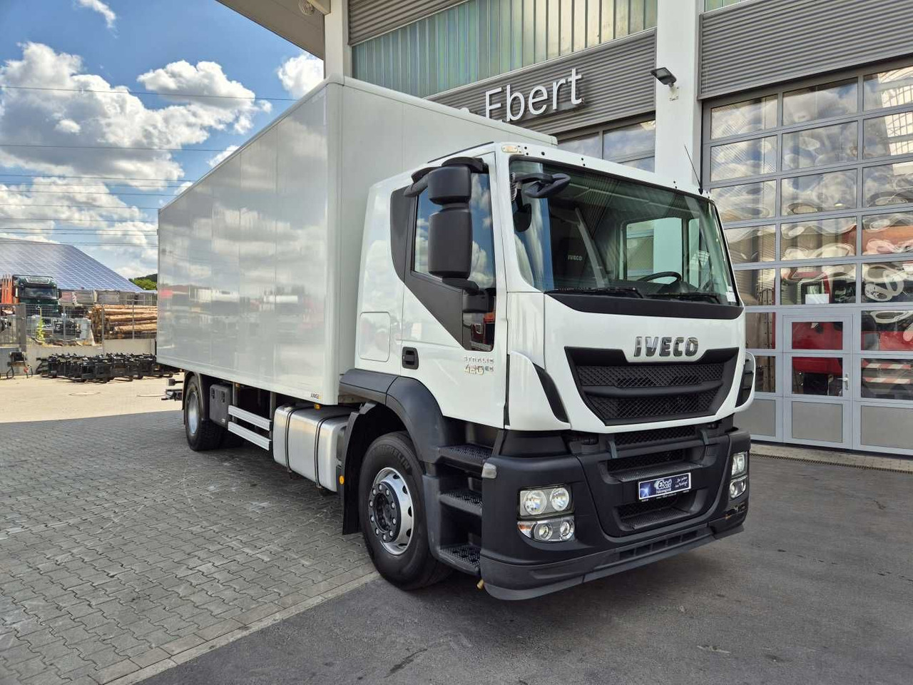 Iveco Stralis AT190S42/FP-D LBW Bär 1.500kg faltbar - Box truck: picture 3 Iveco Stralis AT190S42/FP-D LBW Bär 1.500kg faltbar - Box truck: picture 3