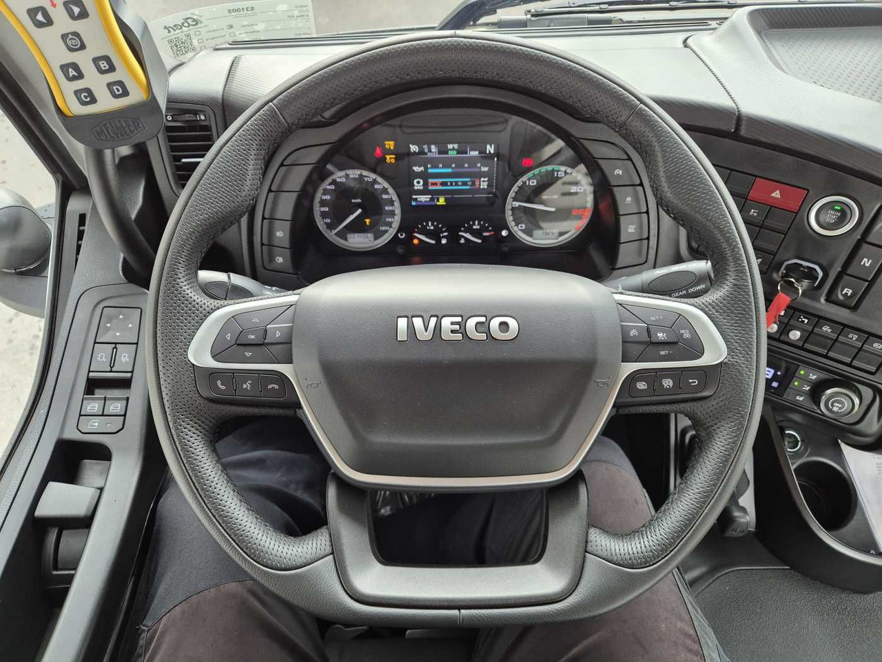 Iveco X-Way AD280X42Y/PS 6x2 Meiller 16. T Funk Lift on lease Iveco X-Way AD280X42Y/PS 6x2 Meiller 16. T Funk Lift: picture 14